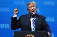 tong thong trump chay nuoc rut van dong truoc cuoc bau cu giua ky