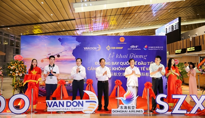 van don don chuyen bay quoc te dau tien tu tham quyen hien thuc hoa muc tieu thi truong quoc te