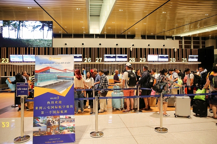 van don don chuyen bay quoc te dau tien tu tham quyen hien thuc hoa muc tieu thi truong quoc te