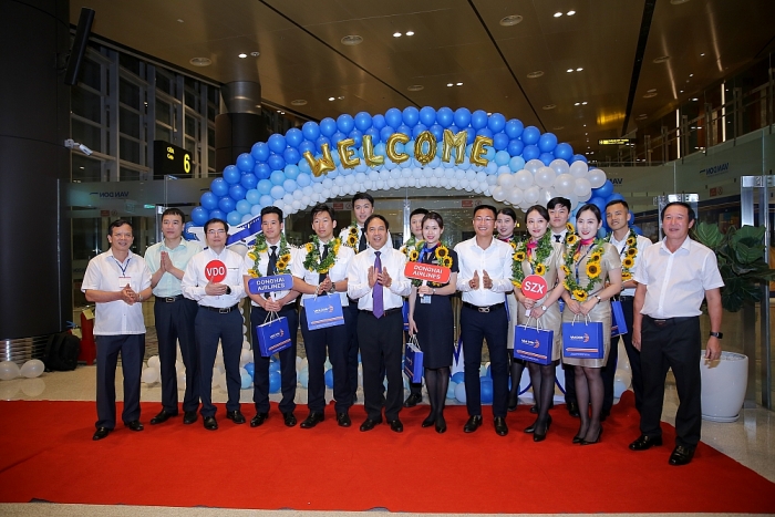 van don don chuyen bay quoc te dau tien tu tham quyen hien thuc hoa muc tieu thi truong quoc te