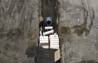 lhq covid 19 de doa nghiem trong toi cac cong dong tho dan amazon