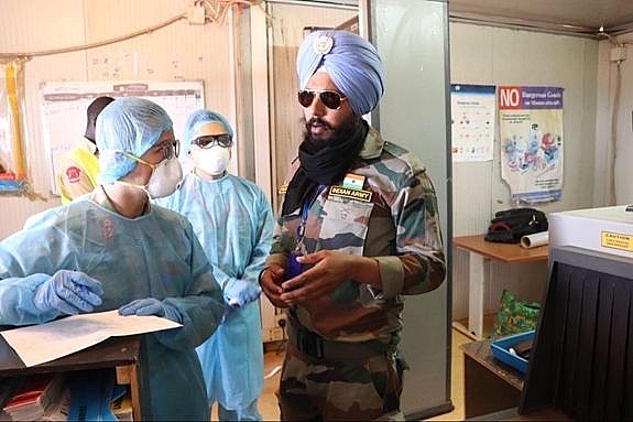 hai nhan vien gin giu hoa binh dau tien cua lhq tu vong vi covid 19