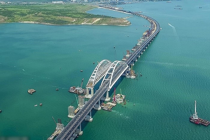 nga mo rong danh sach trung phat tra dua eu lien quan den vu eo bien kerch