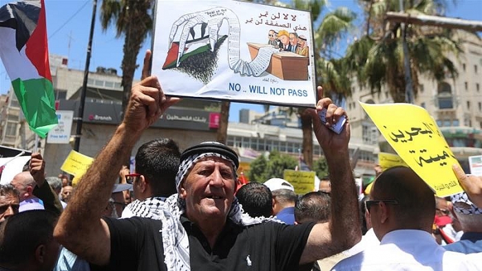 nguoi palestine bieu tinh tay chay ke hoach hoa binh 50 ty usd cua my