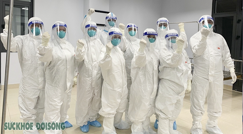 Các Y, Bác sỹ tại bệnh viện dã chiến số 2 Bắc Giang.