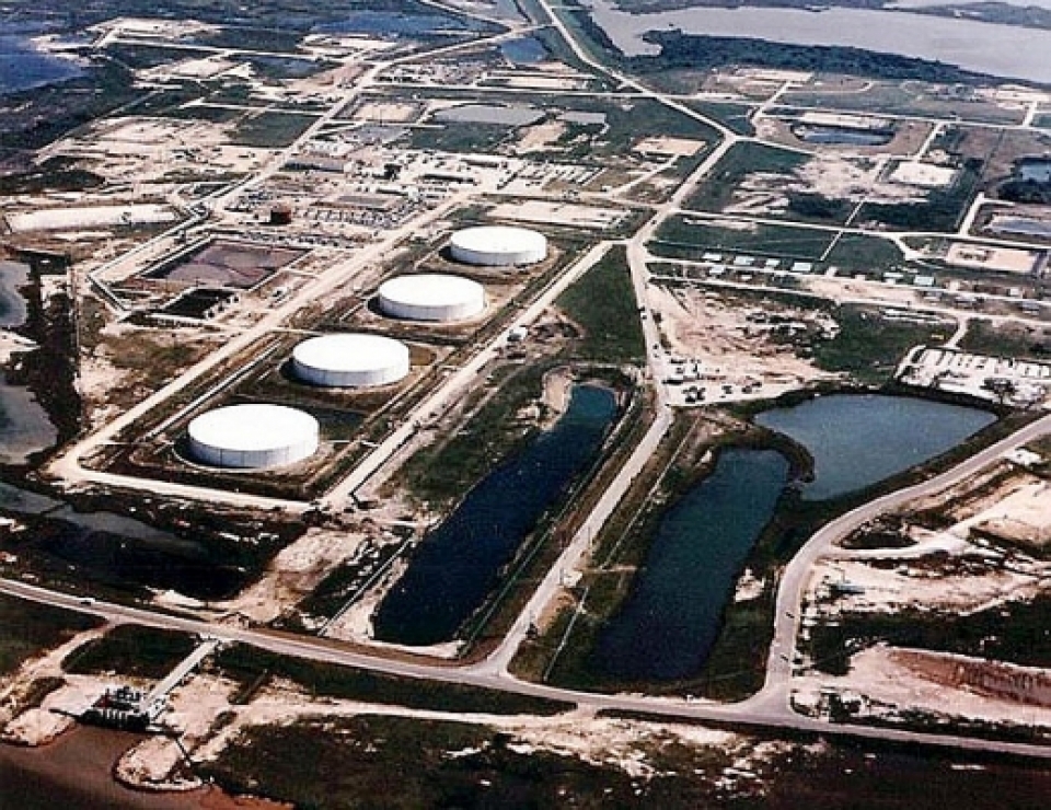 ong trump co the su dung kho du tru chien luoc de thao tung gia dau