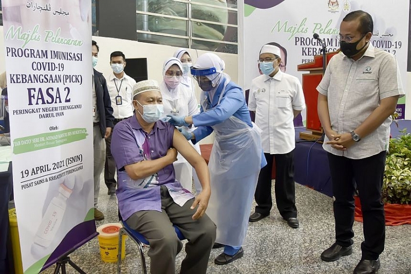 Covid-19: Malaysia hoàn thành 2 mũi vaccine cho 10% dân số, hơn 2.000 nhân viên y tế vẫn nhiễm bệnh sau tiêm chủng