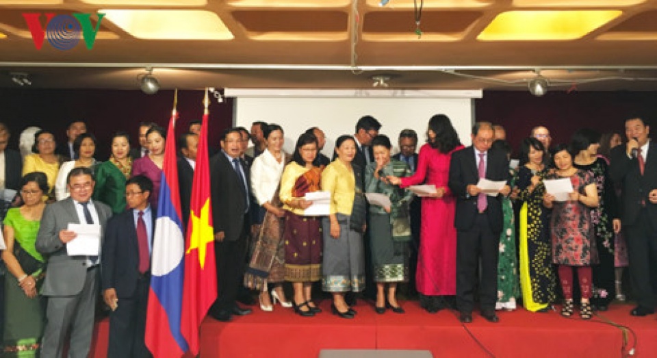 giao luu huu nghi viet nam lao tai paris