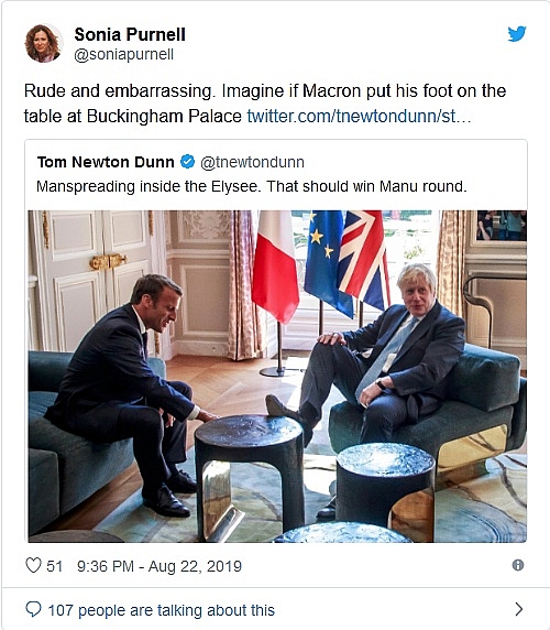 Ông Boris Johnson gác cả chân lên bàn trong cuộc đàm phán Brexit với Tổng thống Pháp? ong boris johnson gac ca chan len ban trong cuoc dam phan brexit voi tong thong phap