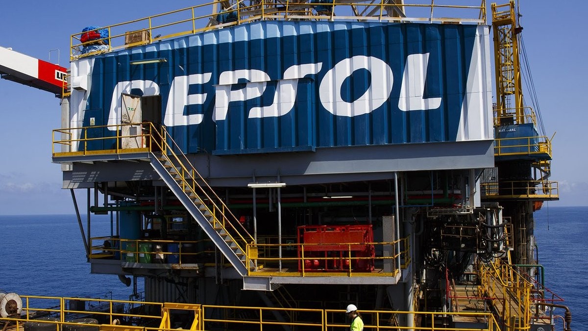 Venezuela đình chỉ hoạt động vận chuyển dầu thô sang châu Âu