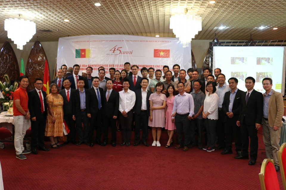 thuc day thuc chat hon quan he viet nam cameroon