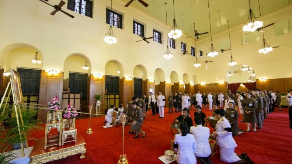 thai lan mo cua hoang cung de nguoi dan den vieng nha vua