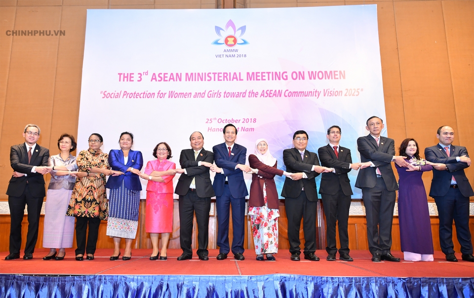 thu tuong dat cau hoi ve tam nhin asean neu phu nu bi bo lai phia sau