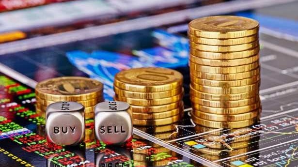 gia vang hom nay 2332023 gia vang chiu ap luc chuyen gia tu tin nguong 2000 usdounce chua la gi