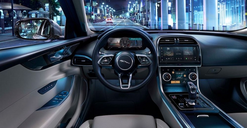 Jaguar XE 2021 phiên bản nâng cấp động cơ và trang bị có gì mới?