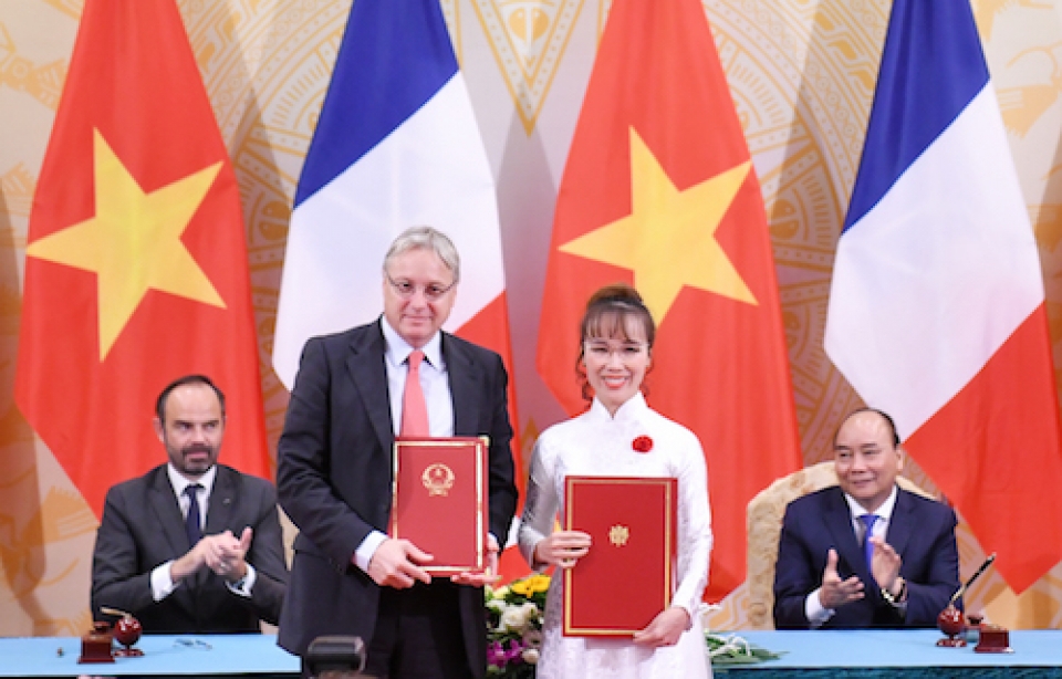 truyen thong phap nhan manh cac hop dong kinh te viet phap vua duoc ky ket