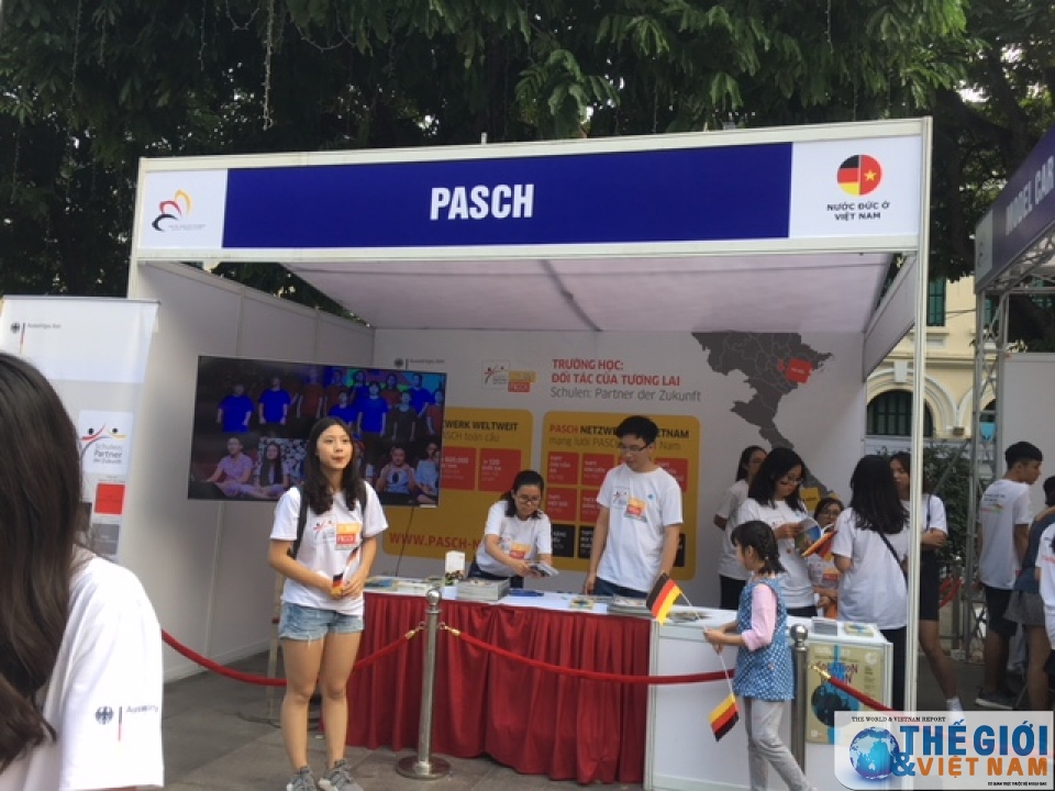 trai nghiem bua tiec van hoa duc o ha noi