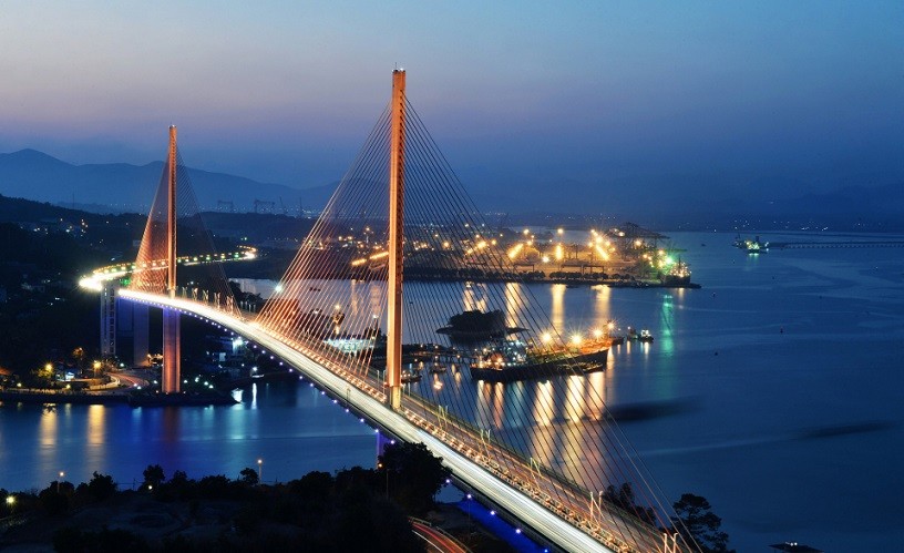 Quảng Ninh: Mục tiêu tăng trưởng đầy thách thức và Quảng Ninh: Mục tiêu tăng trưởng đầy thách thức và