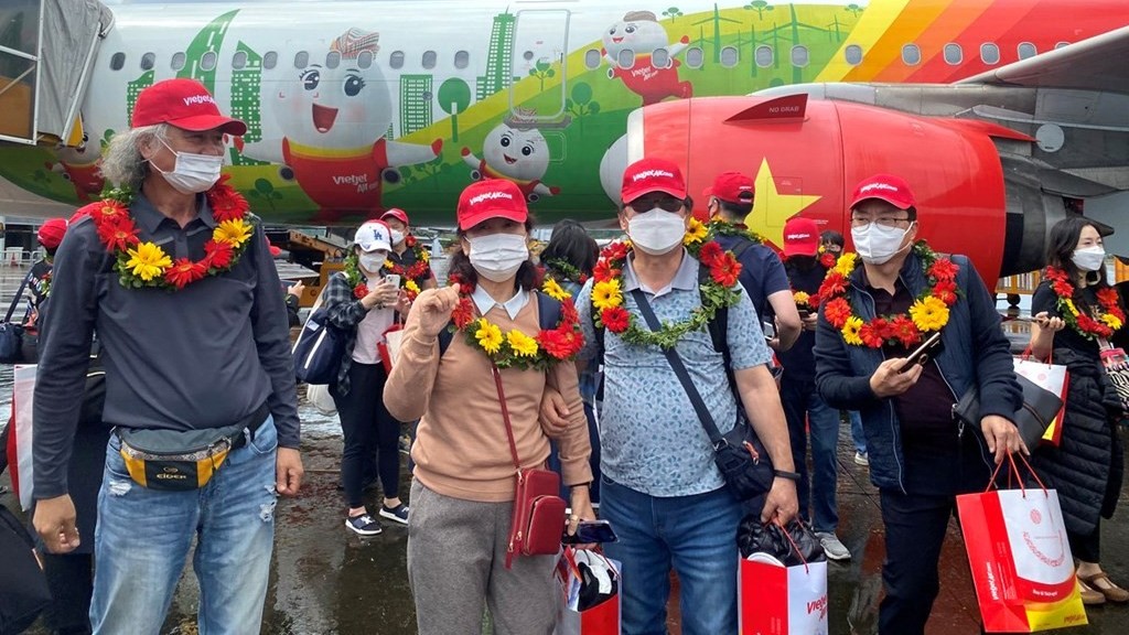 hoi phuc kinh te hau covid19 can nhung tia sang mo duong nhu the