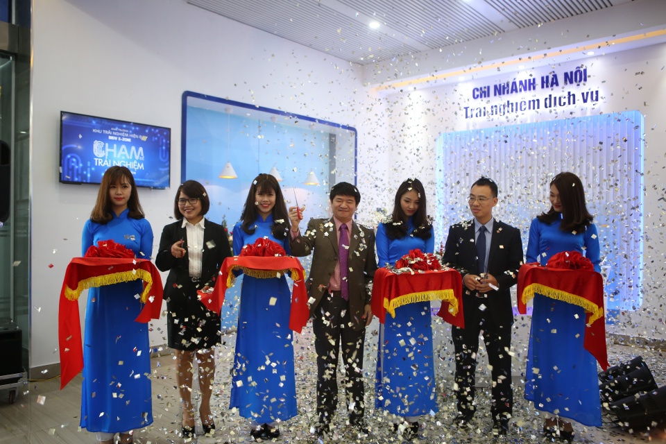 bidv ra mat khu trai nghiem ngan hang dien tu e zone