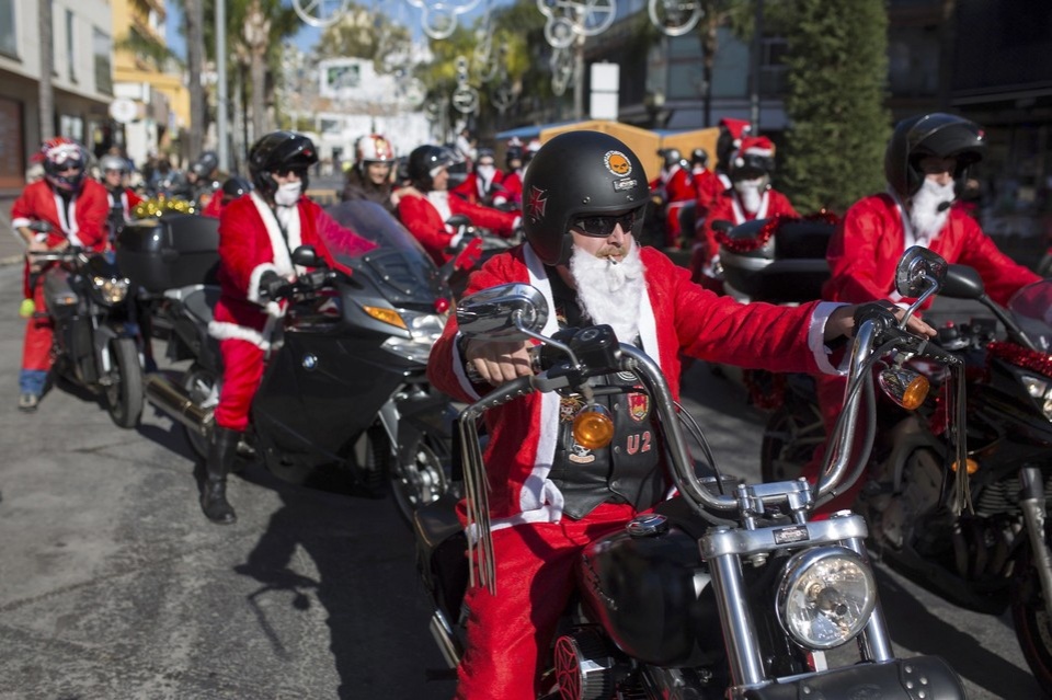 Không khí lễ hội ngập tràn bất chấp bất ổn trong xã hội khong khi le hoi ngap tran bat chap bat on trong xa hoi