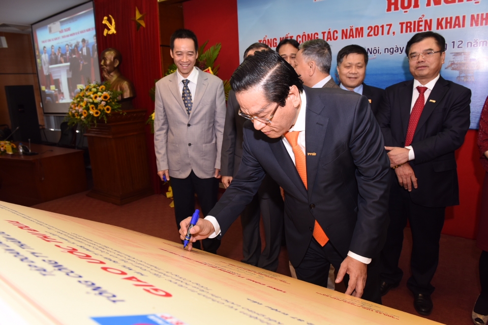 Nỗ lực vượt khó, chủ lực ngành dầu khí thắng lớn no luc vuot kho chu luc nganh dau khi thang lon