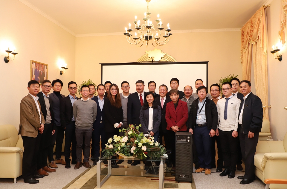 gap mat tri thuc nguoi viet tai duc