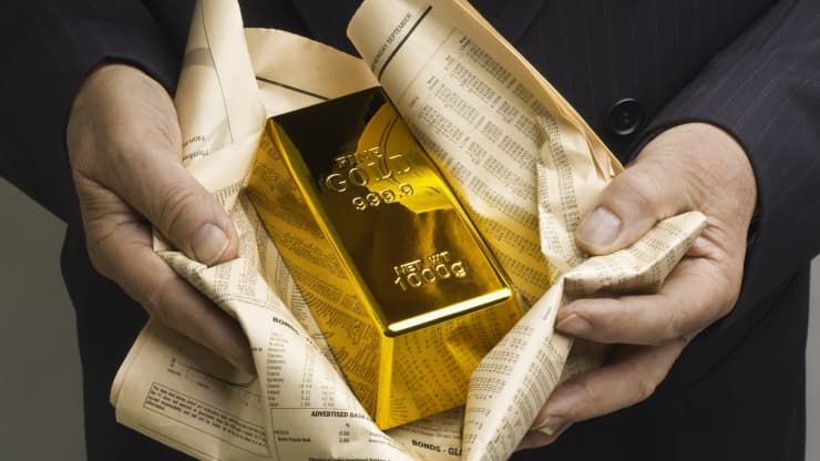 Giá vàng hôm nay 8/2: Vàng trong nước bỏ xa thế giới, cách biệt hơn 5,5 triệu đồng có bất thường?