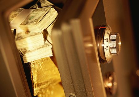 Giá vàng hôm nay 5/3: Vàng không còn là tài sản an toàn hấp dẫn