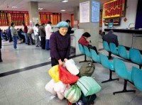 thot tim canh trau rung va du khach choi tro duoi bat toc do cao