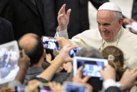 tre em va he qua khong ngo tu viec dung thiet bi cong nghe qua nhieu