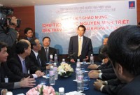 muon tro thanh nha ngoai giao gioi can phai hoc tap bac ho