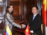 cac nghe si colombia bieu dien tai viet nam