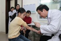 thay thuoc tre va 23 dot kham benh tinh nguyen
