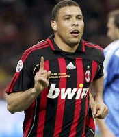 ronaldo beo toi phat ngay khi bi so sanh voi cronaldo