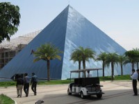 thung lung silicon chi 10 trieu usd de giam ngheo cho phai dep