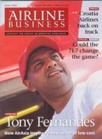 ong chu airasia nhat rac tren may bay de vinh danh doi ngu nhan vien