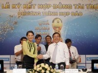 dinh thanh trung gianh giai thuong qua bong vang viet nam 2017