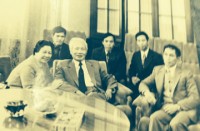 gan nua the ky di tim an nhan