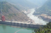 dong song mau do mau gay hoang mang tai nga