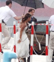 trung quoc dich vu cho thue ban gai dip tet lai no ro