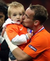 arjen robben chia tay doi tuyen con loc mau da cam nay da tan