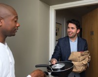 tai sao ban nen nau an o nha