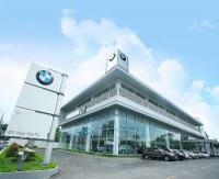 cong chuc los angeles duoc lai bmw di lam