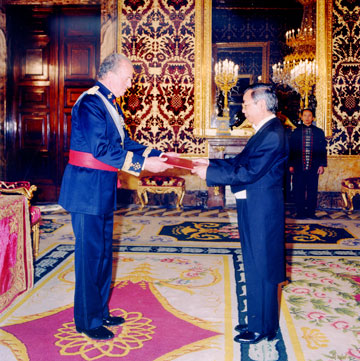 trinh uy nhiem thu nhung dieu thu vi