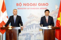 moi nguoi thuy si co the co 2500 usd moi thang vo dieu kien