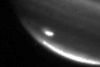 tau tham do juno da tiep can thanh cong sieu bao tren sao moc