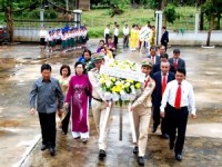 luong du khach tham nga ba dong loc tang manh