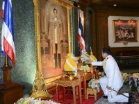 nha vua thai lan trai qua ca phau thuat tim thanh cong