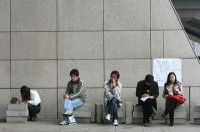 czech 1000 nguoi bieu tinh doi tu do kinh doanh